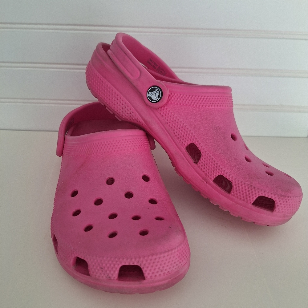 CROCS Classic Clog in Pink